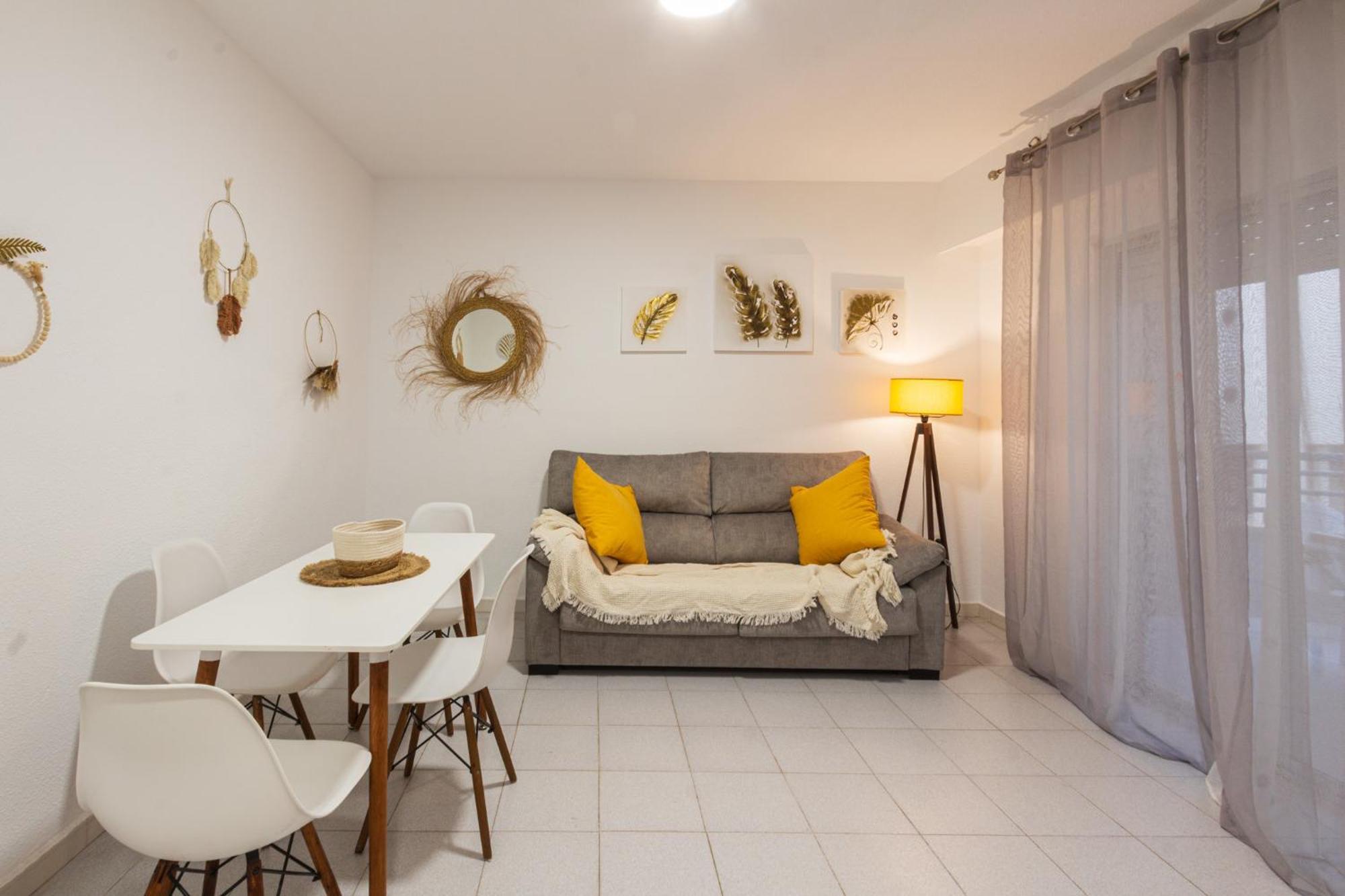 Menabrea Holiday House Near The Beach And Airport Santa Pola Extérieur photo