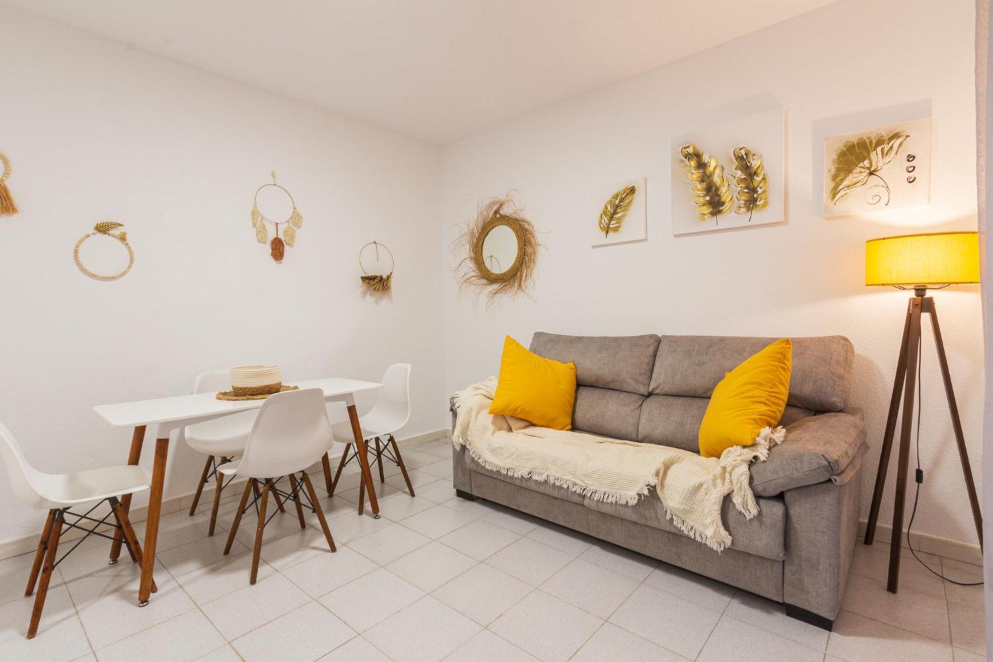 Menabrea Holiday House Near The Beach And Airport Santa Pola Extérieur photo