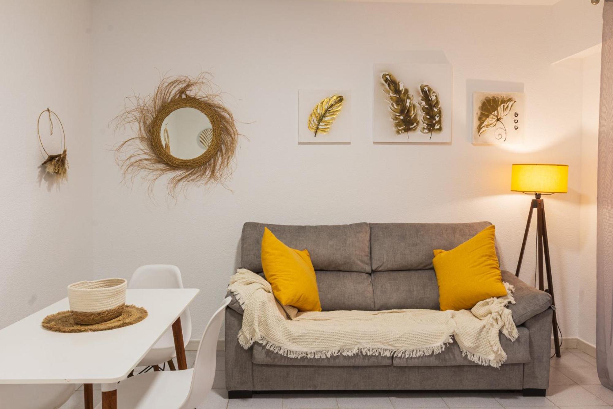 Menabrea Holiday House Near The Beach And Airport Santa Pola Extérieur photo